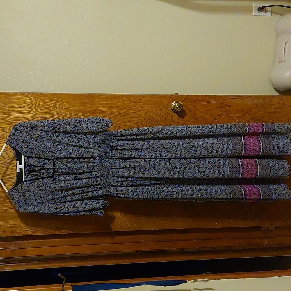 Ladies' dress